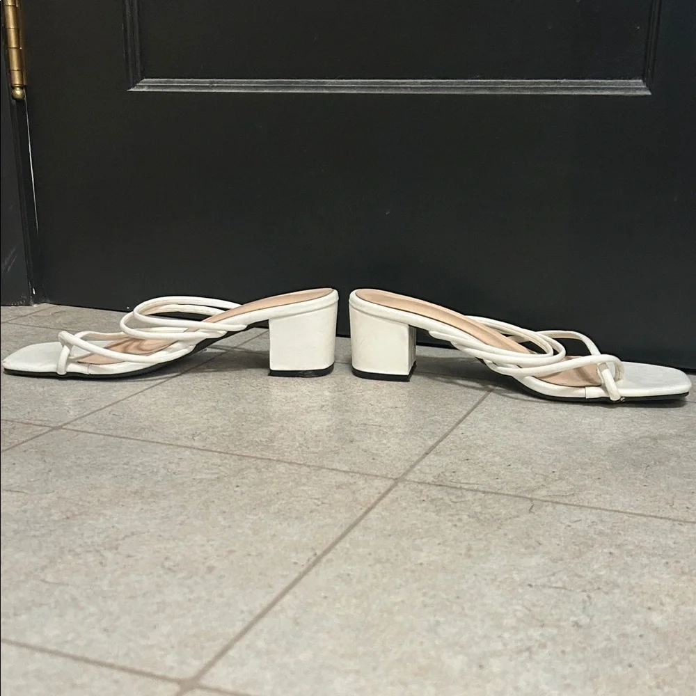 Elegant White Strappy Block Heel Sandals - Picture 1 of 2